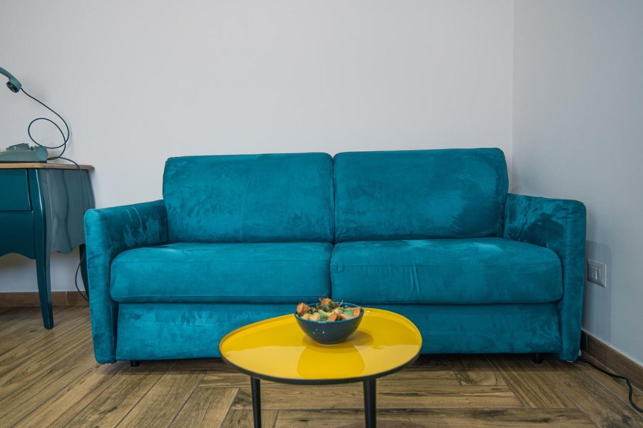 Hub Ferroviario - 12 Posti Letto Per Il Tuo Gruppo A Napoli Con Wifi E Netflix Bed and Breakfast Buitenkant foto