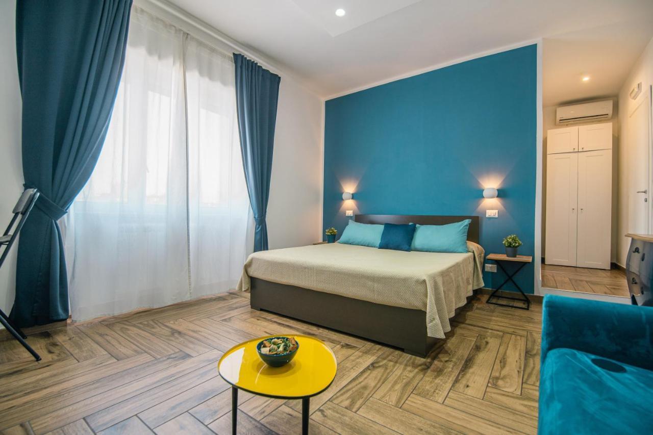 Hub Ferroviario - 12 Posti Letto Per Il Tuo Gruppo A Napoli Con Wifi E Netflix Bed and Breakfast Buitenkant foto