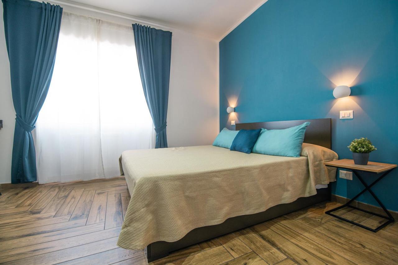 Hub Ferroviario - 12 Posti Letto Per Il Tuo Gruppo A Napoli Con Wifi E Netflix Bed and Breakfast Buitenkant foto