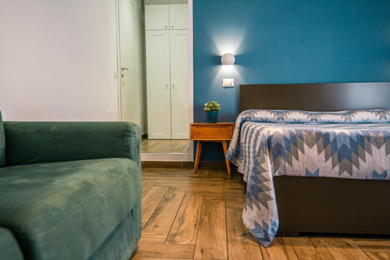 Hub Ferroviario - 12 Posti Letto Per Il Tuo Gruppo A Napoli Con Wifi E Netflix Bed and Breakfast Buitenkant foto