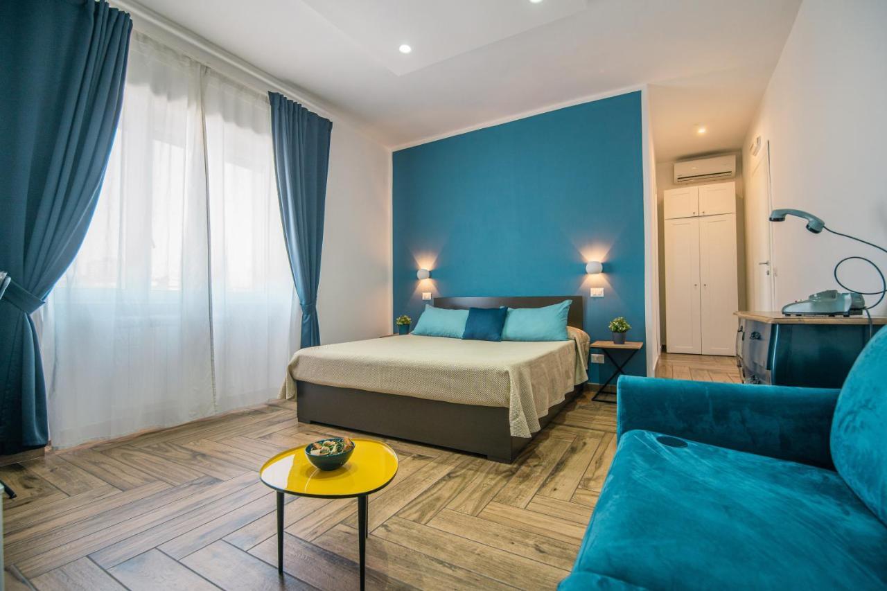 Hub Ferroviario - 12 Posti Letto Per Il Tuo Gruppo A Napoli Con Wifi E Netflix Bed and Breakfast Buitenkant foto