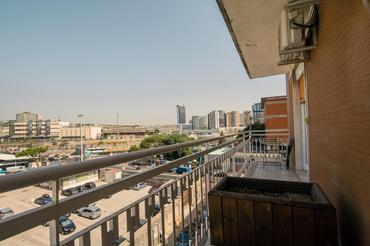 Hub Ferroviario - 12 Posti Letto Per Il Tuo Gruppo A Napoli Con Wifi E Netflix Bed and Breakfast Buitenkant foto