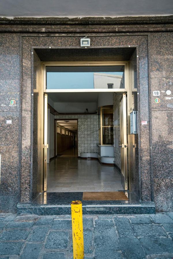 Hub Ferroviario - 12 Posti Letto Per Il Tuo Gruppo A Napoli Con Wifi E Netflix Bed and Breakfast Buitenkant foto