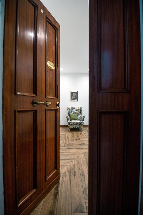 Hub Ferroviario - 12 Posti Letto Per Il Tuo Gruppo A Napoli Con Wifi E Netflix Bed and Breakfast Buitenkant foto
