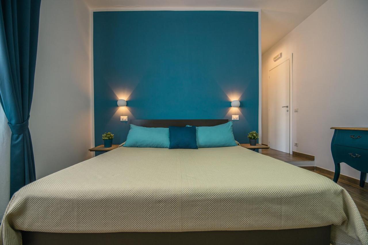 Hub Ferroviario - 12 Posti Letto Per Il Tuo Gruppo A Napoli Con Wifi E Netflix Bed and Breakfast Buitenkant foto