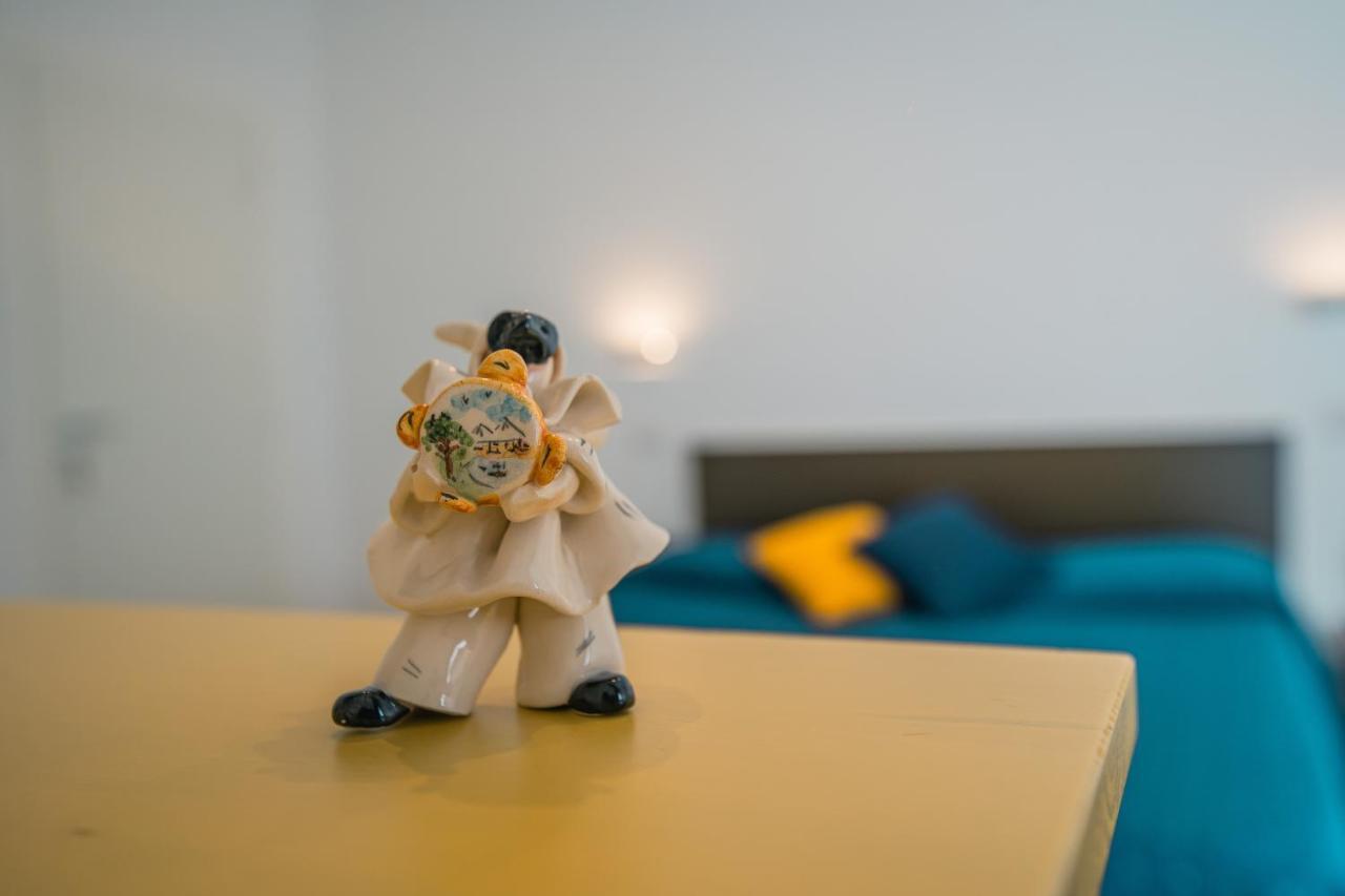 Hub Ferroviario - 12 Posti Letto Per Il Tuo Gruppo A Napoli Con Wifi E Netflix Bed and Breakfast Buitenkant foto