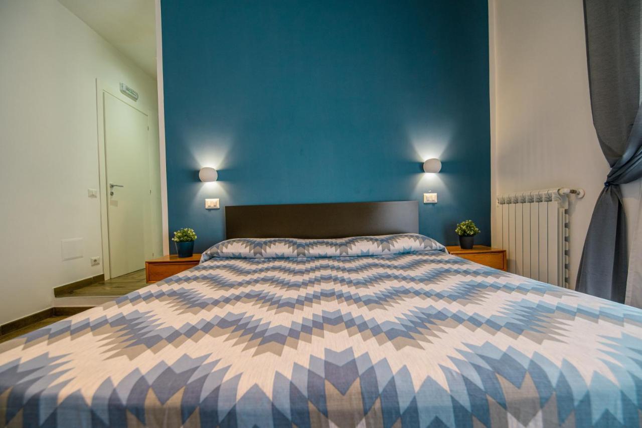 Hub Ferroviario - 12 Posti Letto Per Il Tuo Gruppo A Napoli Con Wifi E Netflix Bed and Breakfast Buitenkant foto